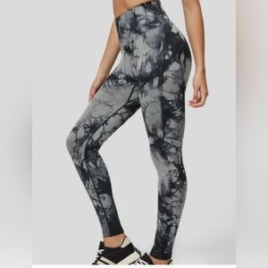 Halara Tie Dye Seamless Flow Leggings M